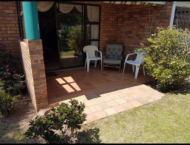 2 BEDROOM TOWNHOUSE RENTED IN FERNGLEN